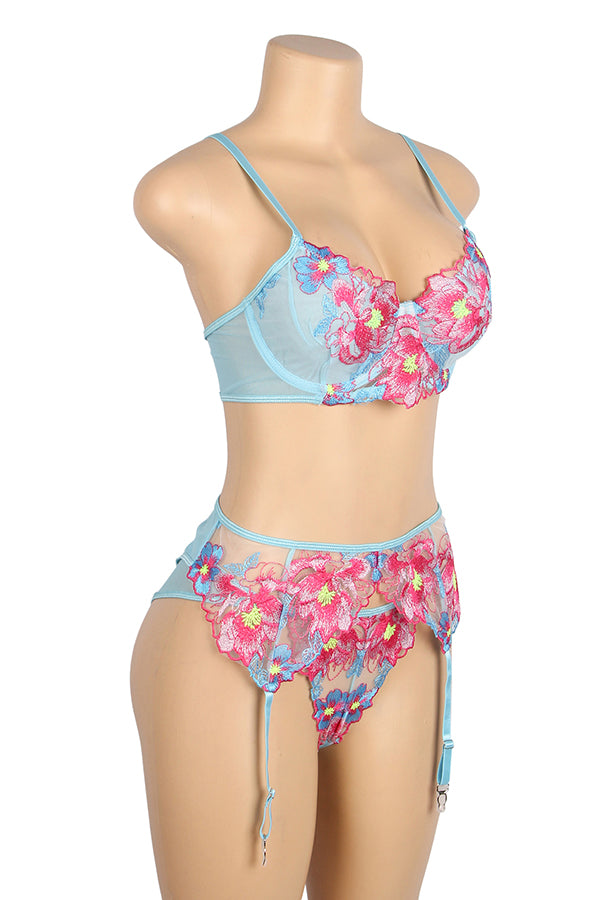 Plus Size Blue Floral Embroidered Bra Set