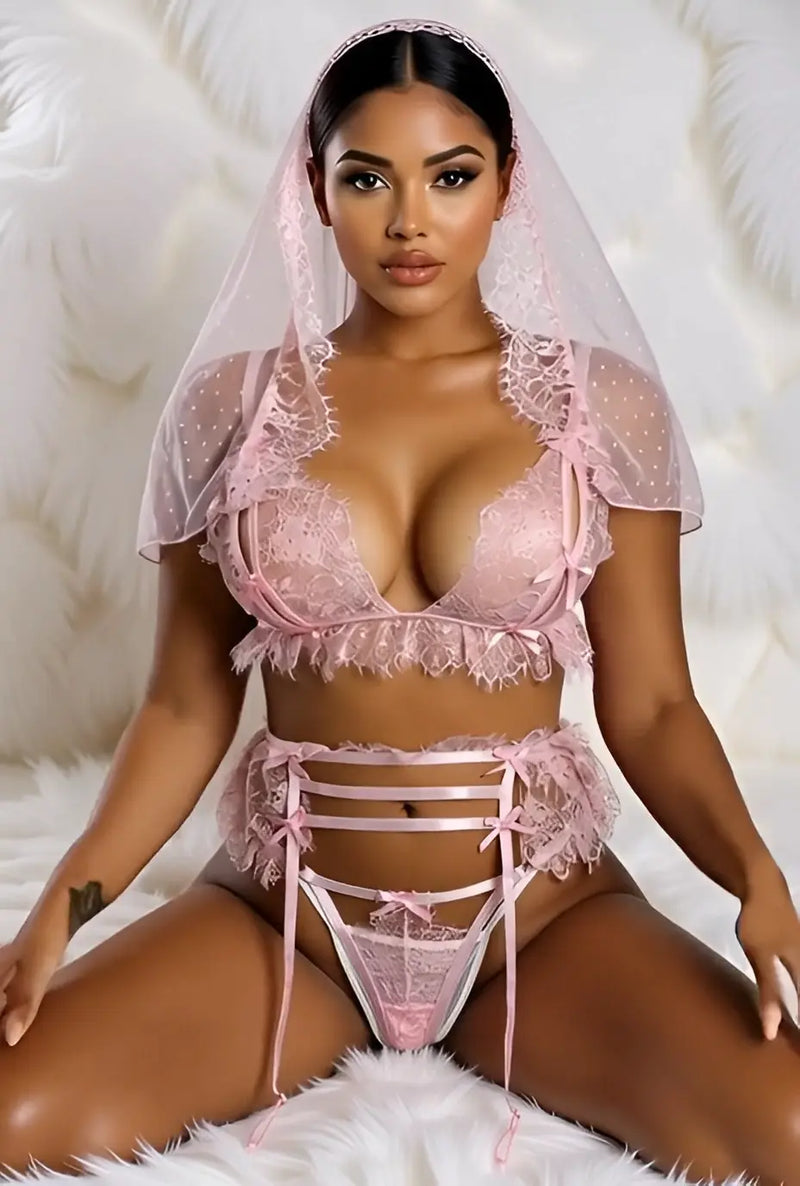 Peek-A-Boo Bra with Eyelash Lace 4 Piece Set Lingerie Diva